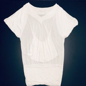 Eryn Brinié white tunic